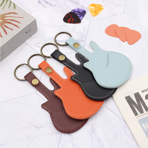 Étui de rangement portable et durable en cuir PU <span class=keywords><strong>souple</strong></span> YY Creative pour médiators de <span class=keywords><strong>guitare</strong></span> et de basse, porte-clés en forme de <span class=keywords><strong>guitare</strong></span> et décoration suspendue - Product Image 3