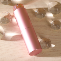 Atomiseur de parfum portable de 20 ml avec bouteille intérieure en verre et coque métallique pour les voyages, rechargeable, logo personnalisé