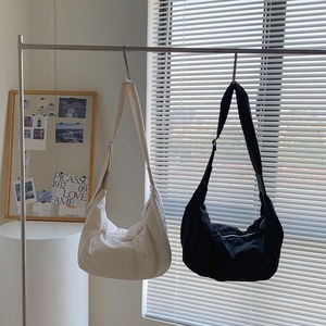 <span class=keywords><strong>กระเป๋า</strong></span>ไนล่อนกันน้ำสำหรับ<span class=keywords><strong>ผู้ชาย</strong></span>และผู้หญิง, <span class=keywords><strong>กระเป๋า</strong></span>ทรงเกี๊ยวทรง<span class=keywords><strong>เฉียง</strong></span>อเนกประสงค์<span class=keywords><strong>กระเป๋า</strong></span>มีสายคล้องไหล่กว้างแบบใหม่น้ำหนักเบาอเนกประสงค์สำหรับผู้หญิงและผู้ชาย - Product Image 4