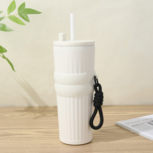 Gobelet isotherme vertical à rayures de 710 ml en acier inoxydable avec manchon en silicone et cordon de transport pour voiture - Product Image 5