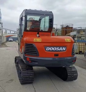 Excavatrice Doosan DX55 de <span class=keywords><strong>5</strong></span> tonnes, matériel de terrassement d'occasion avec composants essentiels : moteur et alternateur, poids opérationnel de <span class=keywords><strong>5</strong></span> tonnes - Product Image 3