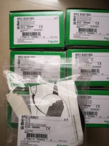 有货 SR2USB01 带USB接口的PC编程电缆 <span class=keywords><strong>3</strong></span>米扁平带状电缆-SR3B261BD - Product Image 2