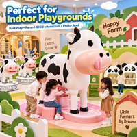 Manège pour enfants en forme de vache mignonne avec couronne de château et base lumineuse LED, équipement d'amusement animalier de dessin animé pour aire de jeux intérieure, centre commercial et parc à thème