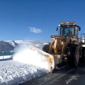 Accessori per carichi pesanti per gommini sterzanti per le operazioni di sgombero della neve del trattore spazzaneve lame apripista raschiatori neve ecc - Product Image 1