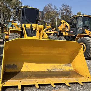 Chargeuse sur pneus d'occasion Komatsu WA380 à bon prix - Product Image 2