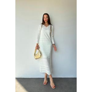 Robe pull fourreau blanche en maille à col en V, taille naturelle, respirante pour femme - Product Image 3