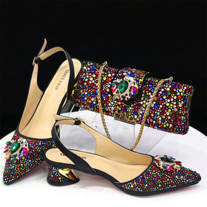 Sandali da donna con tacco basso a punta e chiusura con fibbia, e borsa coordinata, <span class=keywords><strong>scarpe</strong></span> e borsa da donna per feste e matrimoni - Product Image 1