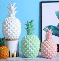 Accessoires décoratifs pour la maison Offre Spéciale idée ananas en céramique avec couronne figurine moderne écologique Art déco bureau
