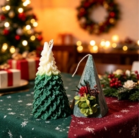 Großhandel Hochwertige Handgemachte Weihnachtsbaum-förmige Duftkerzen Einzigartige Form Heimdekoration für Feiertage Wohnraumdekoration