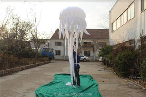 Marionnette gonflable en forme de méduse avec lumière LED et impression numérique, taille et couleur personnalisables pour costume de défilé - Product Image 5