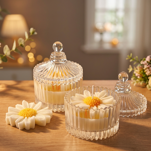 Bougie parfumée en verre floral avec motif décoratif en cire pour intérieurs élégants, décorations de célébrations et collections de cadeaux - Product Image 4