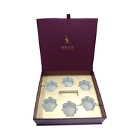 Emballage cadeau rigide en papier magnétique personnalisé avec logo, recyclable, à fentes, revêtement UV, doublure en éponge résistante