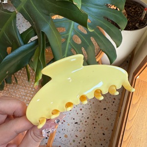 Grande pince à cheveux en acétate de 10cm pour femmes couleur unie accessoire de couvre-chef quotidien écologique pour la vente en gros - Product Image 2