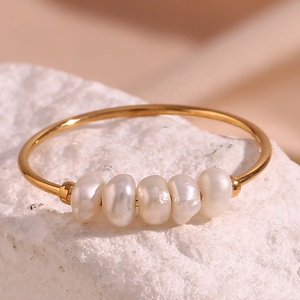 Zarter Süßwasserperlenring aus Edelstahl, 18 Karat vergoldet, Perlenringe für Damen - Product Image 1