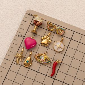 Collar de mujer chapado en oro de 18K y cobre, con colgante de circonita DIY de moda, inspirado en el estilo europeo americano, para uso diario, con diseños de amor, chile y copa de vino - Product Image 2