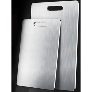 Tabla de Cortar de Acero Inoxidable al por Mayor con Asa, Tabla de Cortar Antibacteriana de Grado Alimenticio para Uso en la Cocina - Product Image 1