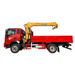 Grue à flèche droite Sinotruk de 7 tonnes pour la transplantation de semis de jardin - Product Image 1