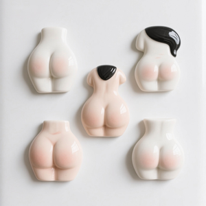 Nouvelle boîte à mouchoirs en céramique amusante en forme de fesses 2026, support de <span class=keywords><strong>papier</strong></span> <span class=keywords><strong>toilette</strong></span> mignon en forme de corps féminin pour réfrigérateur, 6,5x5,5x4,5 po - Product Image 2