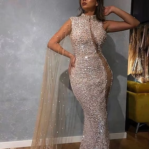 Robe de sirène magnifique de créateur avec broderie de cristaux, robe élégante de longueur de sol pour les mariages et les événements festifs - Product Image 4