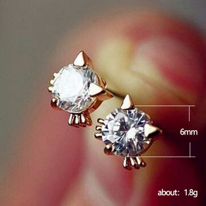 Orecchini a Perno con Gattino in Stile Giapponese e Coreano, Gioielli Trendy per Donne - Product Image 3