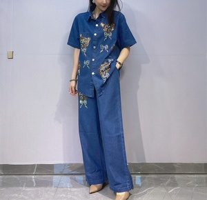 GX-completo in Denim di grandi dimensioni <span class=keywords><strong>con</strong></span> camicia a maniche corte di strass, pantaloni larghi larghi <span class=keywords><strong>con</strong></span> <span class=keywords><strong>elastico</strong></span> in vita, Set in due pezzi - Product Image 2
