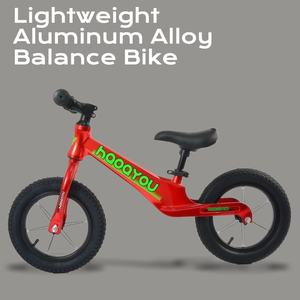 Vélo d'équilibre pour enfants en alliage d'aluminium de 12 pouces, facile à contrôler, <span class=keywords><strong>homologué</strong></span> CE, OEM ODM, vélo d'apprentissage pour la marche et l'équilibre des tout-petits - Product Image 1