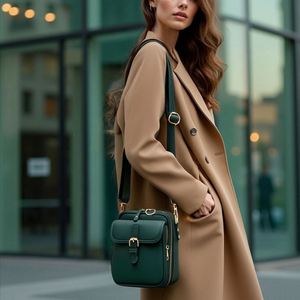 Women's European American Retro Fashion PU Leather Crossbody Bag Zipper Closure Chain Detail Adjustable <b>Strap</b> Durable Design - Product Image 4