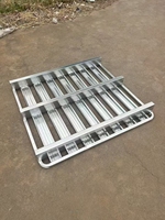 Chariot élévateur à quatre voies Qitian à châssis ouvert en acier, palette métallique robuste OEM, revêtement poudré, capacité 3000 kg, pour entrepôt