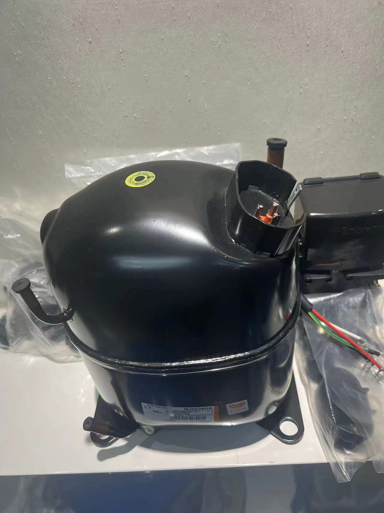 NJ6226ZX R134a 380v 50hz 1ph Refrigeration Compressor for Embraco