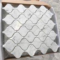 Mosaïque de marbre, mélange de fleurs, motif de mosaïque, carrelage hexagonal, lanterne, mosaïque
