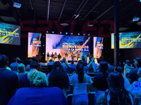Pantalla LED de vídeo 3D a todo color inmersiva 8K, pared de Panel Modular de 5mm para cine, escenario, cine y centro comercial, uso en interiores, hecho en China