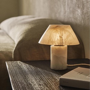 Lampe de table en marbre naturel en forme de champignon, 16x16x20 cm, source de lumière LED, commande par interrupteur, pour chambre à coucher, chevet, bureau, lumière ambiante chaude - Product Image 1