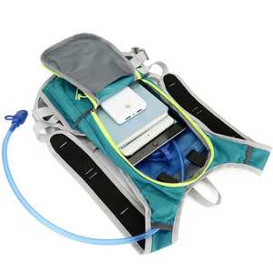 Mochila de Ciclismo Deportiva Impermeable Ligera Personalizada para Viajes, Senderismo, Campamento, Hidratación, Reflectante - Product Image 6