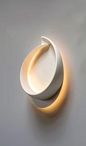 Lampe murale LED moderne en acier imprimée en 3D, forme spirale en métal bleu, design personnalisable, usage résidentiel, étanche, à intensité variable - Product Image 6
