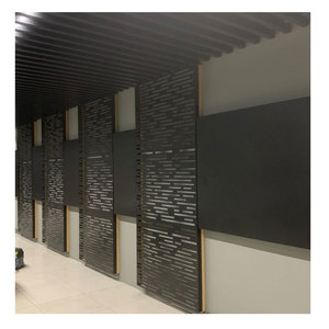 Décoration de plafond moderne de bureau perforé Panneaux de plafond en <span class=keywords><strong>tube</strong></span> carré Conception de panneaux de plafond en aluminium isolés - Product Image 1