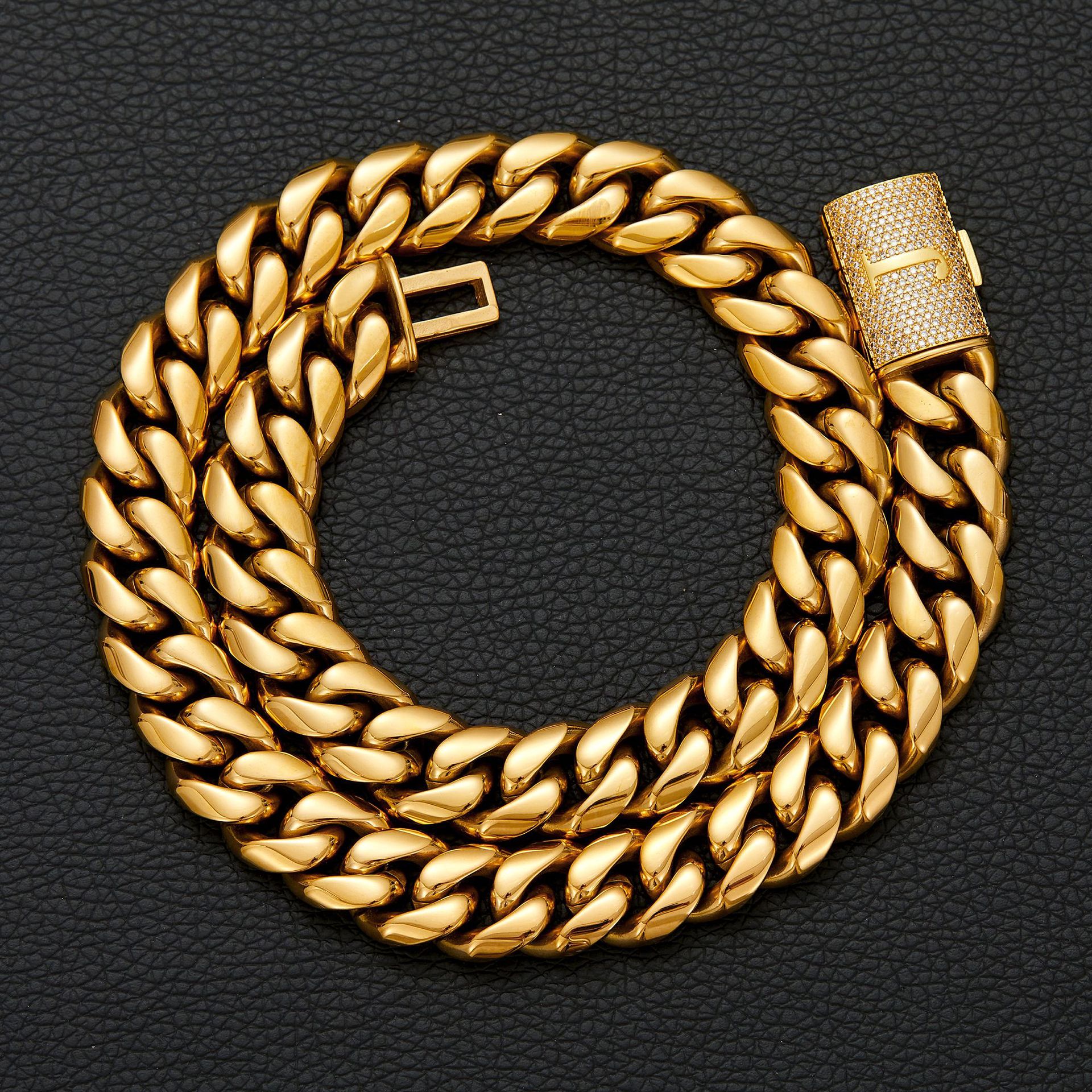 Boucle lettre dorée j