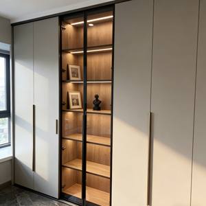 Armario Moderno de Lujo Personalizado con Panel de Tono Claro y Marco Negro, Puerta de Vidrio, Armario de Dormitorio con Iluminación LED Integrada - Product Image 6