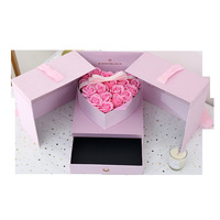 Coffret cadeau immortel Roses éternelles Roses décoratives vraiment intemporelles dans une boîte à fleurs