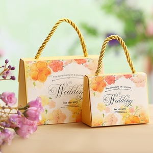 Maßgefertigte Kleine Mini Hochzeit Süßigkeiten Tragetasche Box in Niedlichem Rosa für Hochzeits-Papierverpackung mit Gedrehtem Henkel - Product Image 6