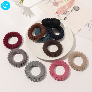 Élastiques à cheveux en velours bouclés en forme de ligne téléphonique PL Flocking - Product Image 1