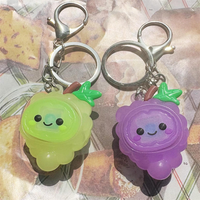 Porte-clés mignon en forme de fruits de dessin animé, mini citron, fraise, raisin, pêche, ananas, pendentif, joli breloque de sac pour femmes et enfants, petit cadeau