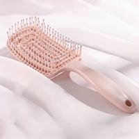 Peigne à dos creux à double usage pour la maison, massage du cuir chevelu, peigne anti-moustiques avec un design de labyrinthe incurvé pour des cheveux lisses
