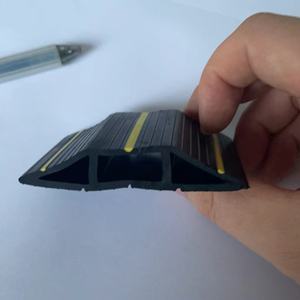 Joint <span class=keywords><strong>de</strong></span> dessous <span class=keywords><strong>de</strong></span> <span class=keywords><strong>porte</strong></span> <span class=keywords><strong>de</strong></span> <span class=keywords><strong>garage</strong></span> Joint <span class=keywords><strong>de</strong></span> <span class=keywords><strong>porte</strong></span> <span class=keywords><strong>de</strong></span> <span class=keywords><strong>garage</strong></span> en caoutchouc pour lamelles à rouleaux robustes Seuil <span class=keywords><strong>de</strong></span> sol Brosse latérale Joint <span class=keywords><strong>de</strong></span> <span class=keywords><strong>porte</strong></span> <span class=keywords><strong>de</strong></span> <span class=keywords><strong>garage</strong></span> - Product Image 3