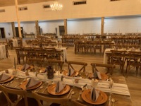 Ensemble de chaises et tables rondes pliantes en bois de 6 pieds pour restaurant, café, bar, événements - usage commercial