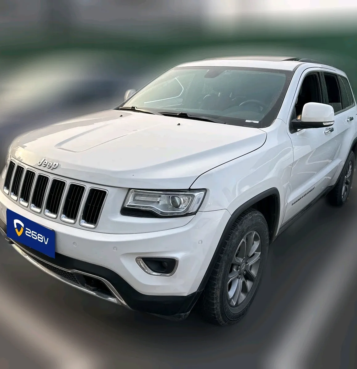 سيارة جيب Suv Jeep cheroke 3.0L تعمل بالبنزين بسعر رخيص جدا