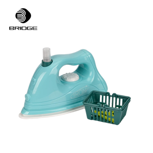 2-14 साल की उम्र के लिए बच्चों के ब्लू मिनी आयरन खिलौने सिलिकॉन और प्लास्टिक सामग्री को बैटरी की आवश्यकता नहीं - Product Image 2