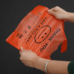 批发纯白色可重复使用手提购物袋促销塑料PE袋用于服装鞋袜毛皮T恤袋设计 - Product Image 3