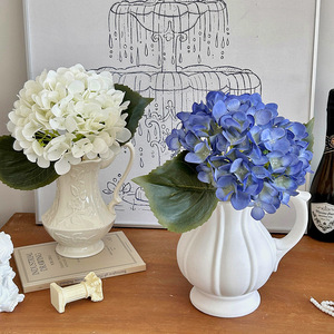 Fleur d'hortensia artificielle en soie pour la décoration de la maison et de mariage, style classique, haute simulation, durabilité, fabrication artisanale - Product Image 1
