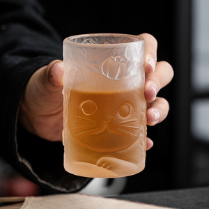 Tazza da tè in vetro smerigliato con gatto in rilievo, personalizzata, speciale per maestri di Kung Fu, per acqua, caffè, succo, whisky - Product Image 1