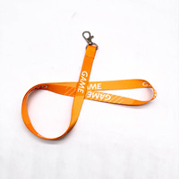 Porte-badge durable en polyester imprimé sérigraphié, design carré classique de dessin animé personnalisé, avec cordon et attache, pour hôpital